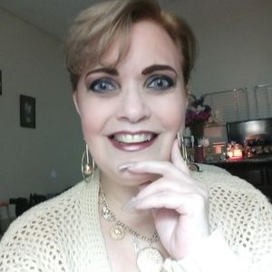 Meet your Posher, Ivette